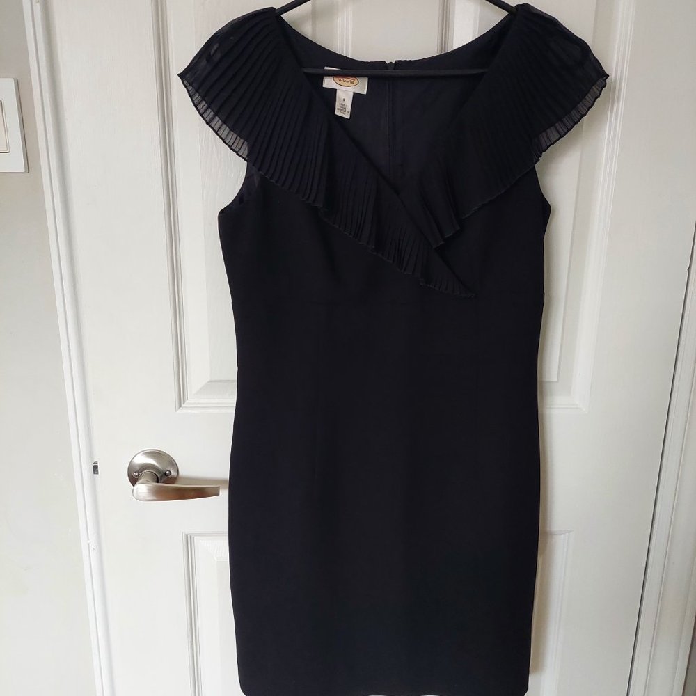 Talbots Size 8 Black Sleeveless Ruffled Neckline Knee Length Dress - Picture 7 of 7